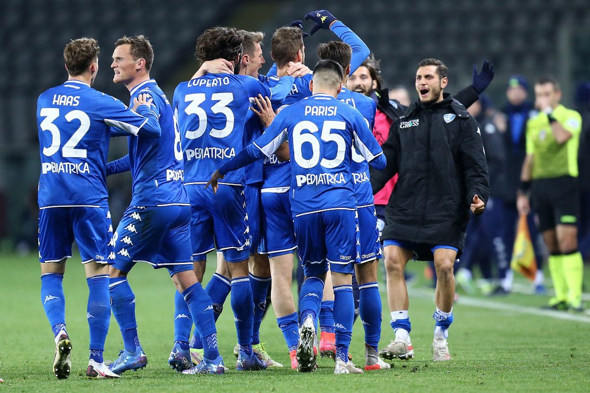 任何一方的 任何一方的